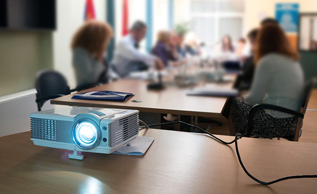 Projector Screen on Rent